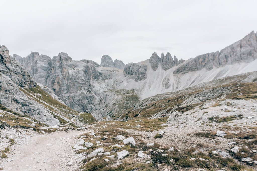 Altensteiner Tal zur Dreizinnenhütte Aufstieg über das Alteinsteiner Tal zur Dreizinnenhütte