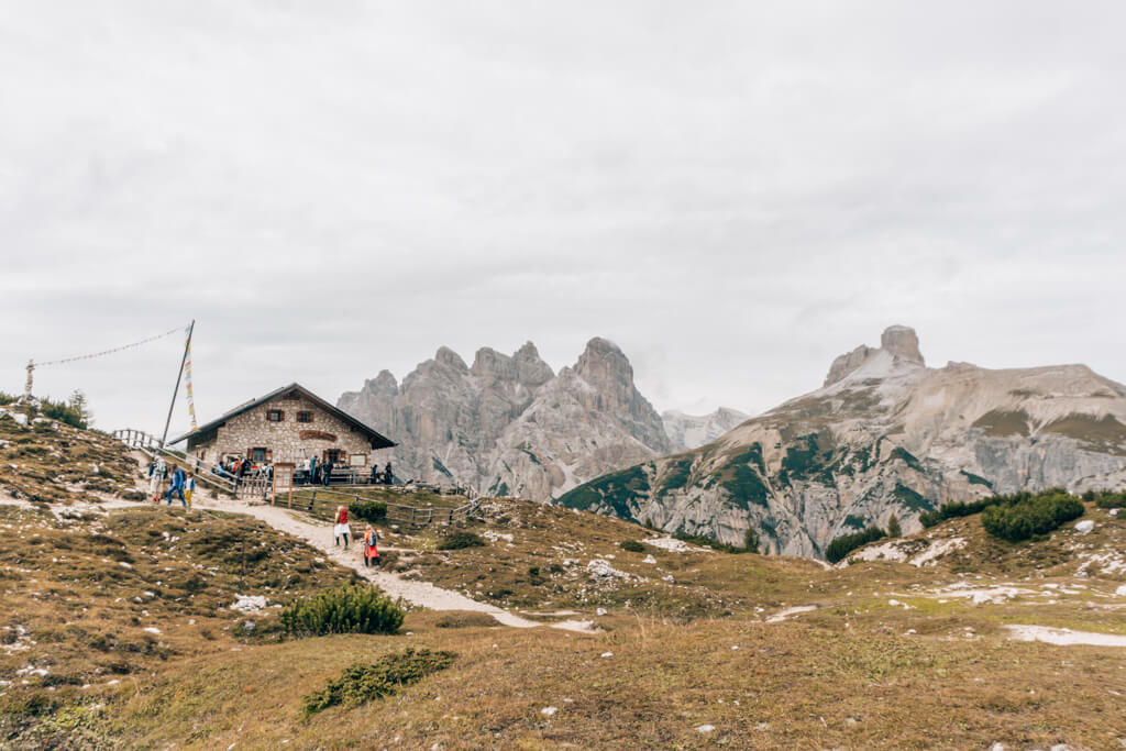 Wanderung Dolomiten Unterhalb der Drei Zinnen zur Langalm