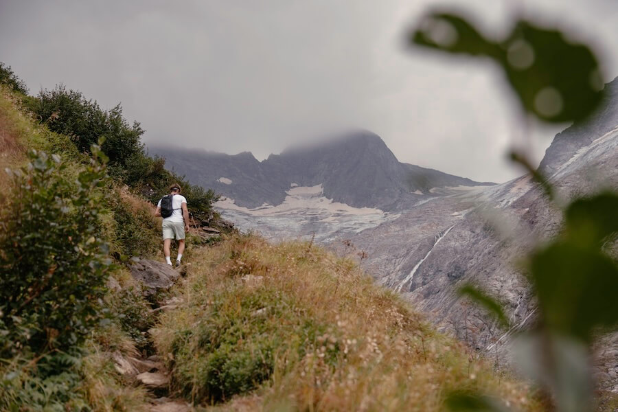 2024-Zillertal-Greizer-Hütte-Abenteuermomente-34 Wandern mit Gletscherblick