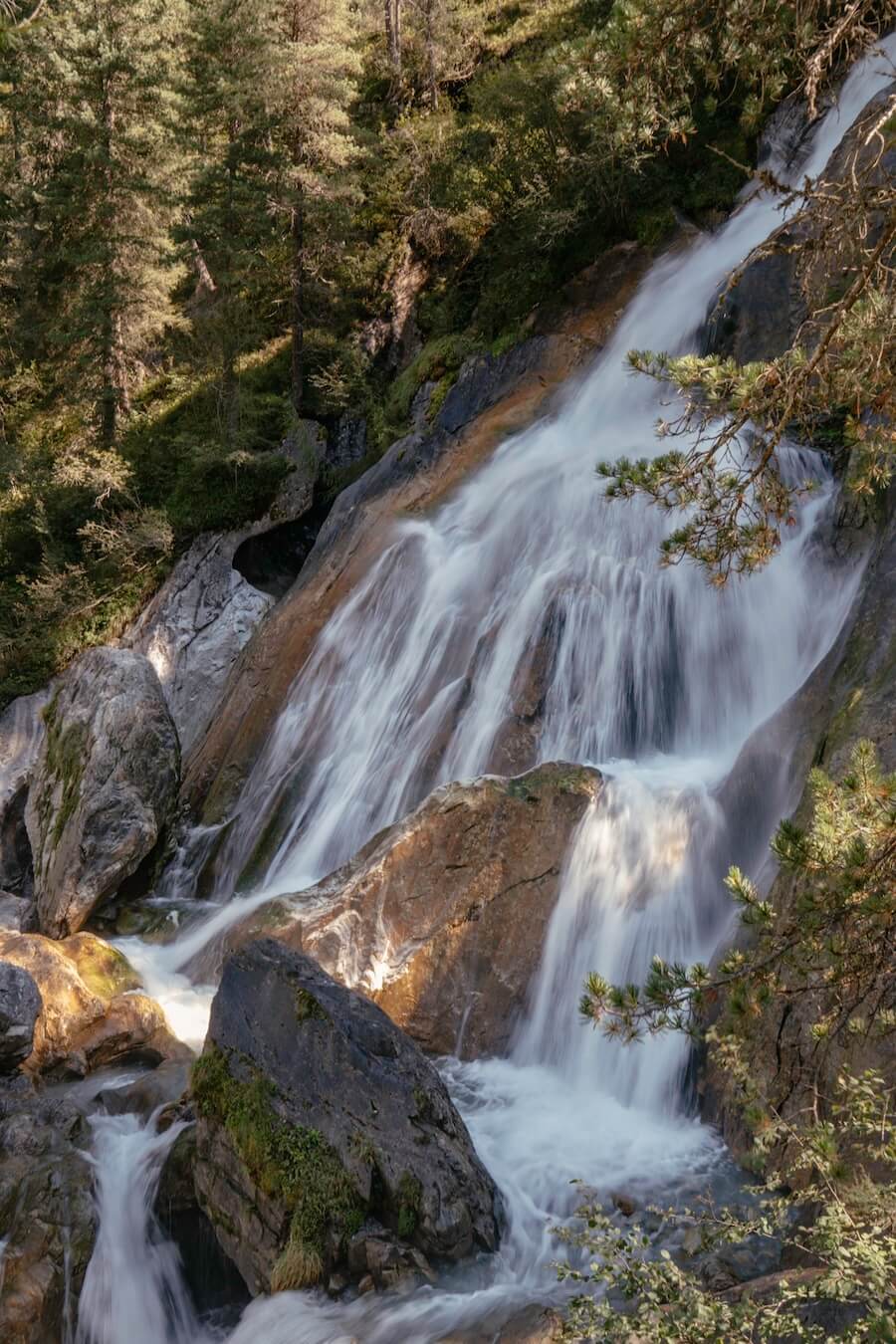 2024-Zillertal-Hintertux-Wasserfall-5 Wasserfälle, Schluchten und Gumpen