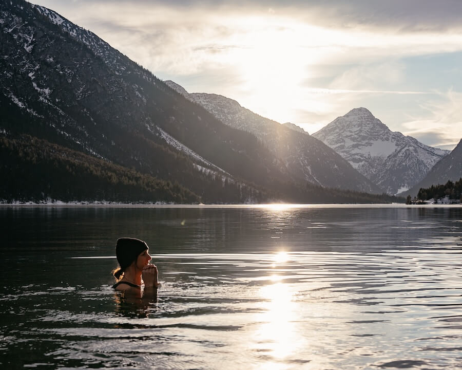 Eisbaden im Plansee